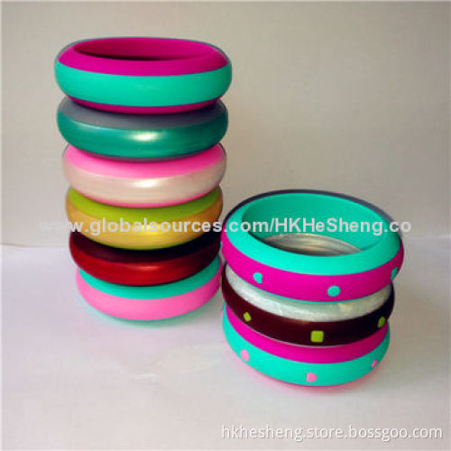 2014 Qualified Charming Food-grade Silicone Bracelets, Non-toxic and BPA-free